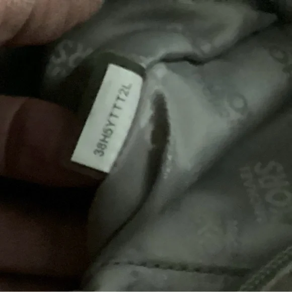 MICHAEL, MICHAEL KORS GENTLY USED GRAY SHOULDER BAG - Picture 5 of 6